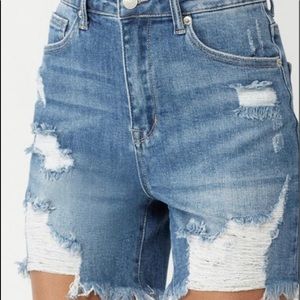 High Rise Mid Thigh Distressed Shorts. STRETCHY AND COMFORTABLE !!